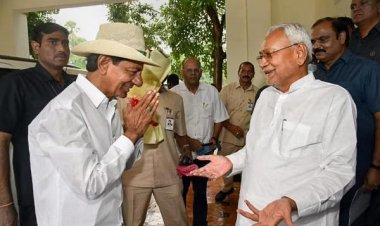 தெலங்கானா முதல்வர் KCR பீகார் முதல்வர் நிதிஷ் குமார் பாட்னாவில் இன்று சந்தித்தனர் !