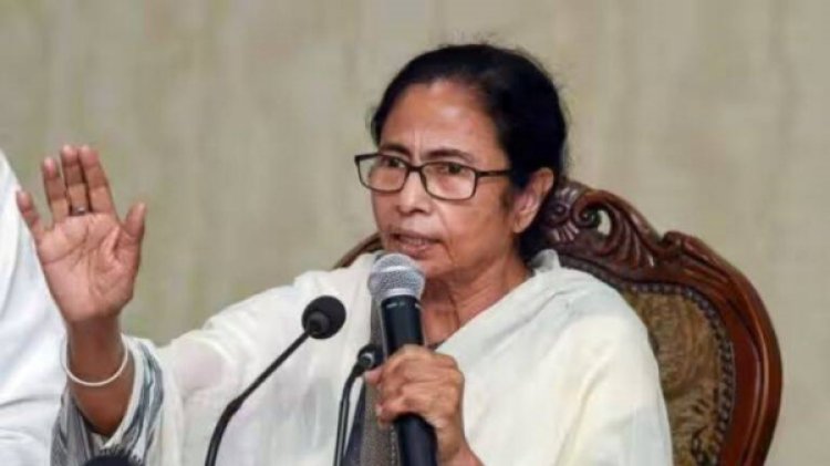 மேற்குவங்கம் : SSC ஊழலில் கைது செய்யப்பட்ட பிறகு அமைச்சர் பார்த்தா சாட்டர்ஜி முதல்வர் மம்தா பானர்ஜிக்கு 4 முறை  ஃபோன் செய்தார், ஆனால் அழைப்புகள் பதிலளிக்கப்படவில்லை !